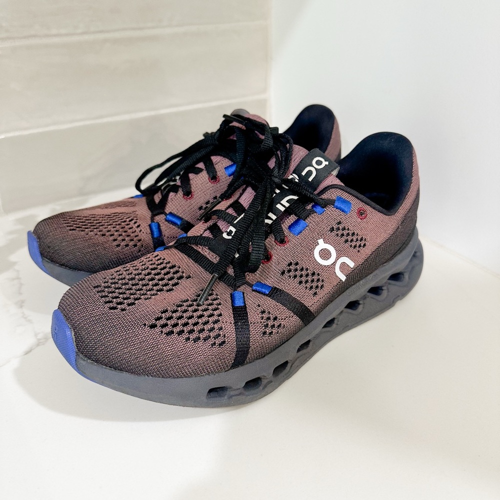 On cloud Surfer Running Women's shoe size 7